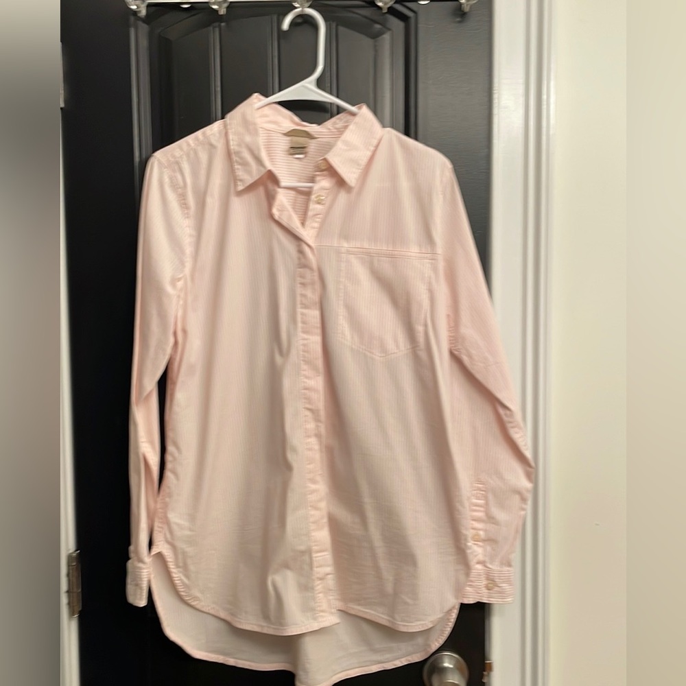 Light pink and white pin stripe button-down Poplin shirt.